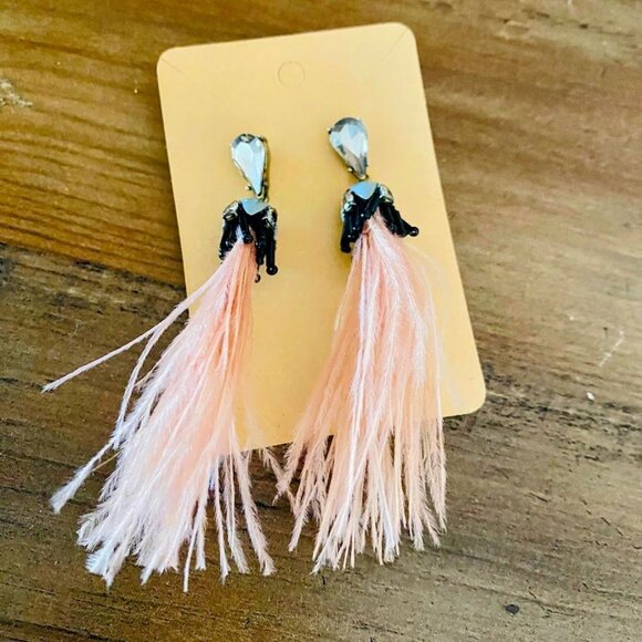 Stella & Dot Verona Pale Pink Ostrich Feather Earrings - Lightweight - Picture 5 of 7